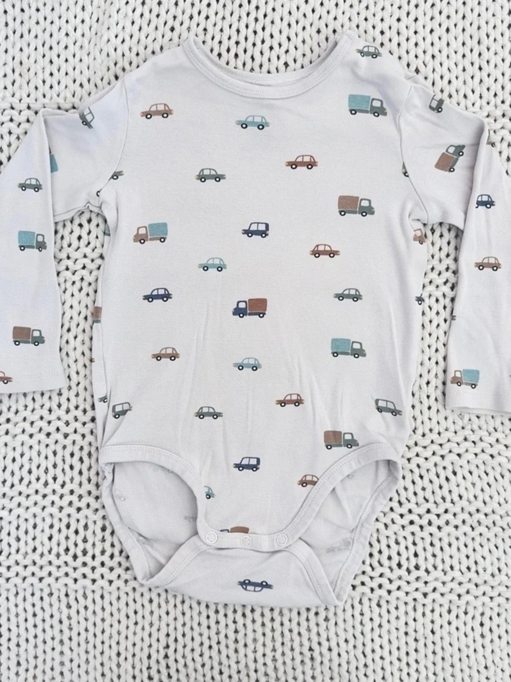 Kids Long-Sleeve One-Piece Bodysuit - Light Gray with Car Print
